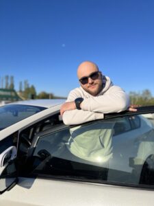 Инструктор по вождению Кирилл